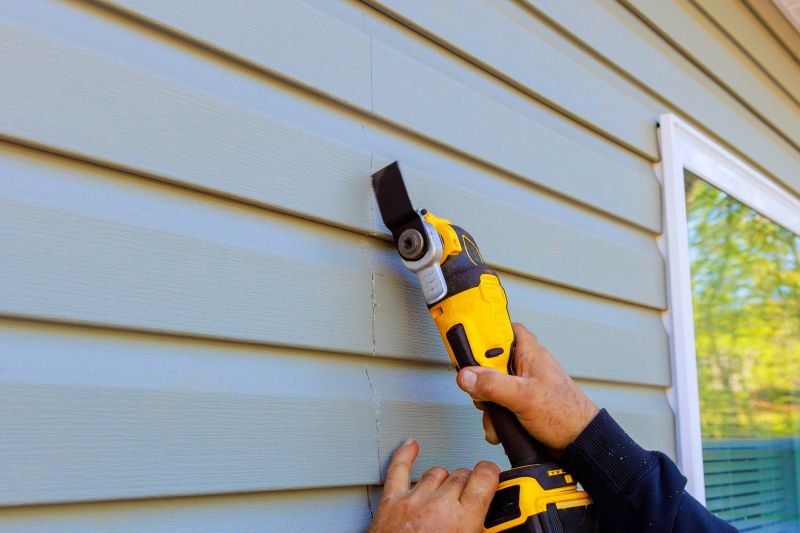 Professional Vinyl Siding Repair Expert