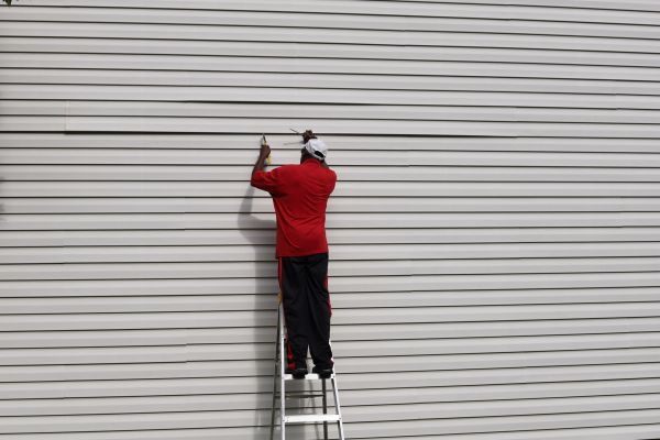 Loose Siding Repair in Galveston