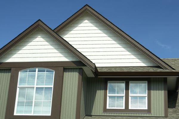 Cost of Vertical Vinyl Siding Repair in Galveston