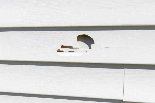 Cost of White Vinyl Siding Repair in Galveston